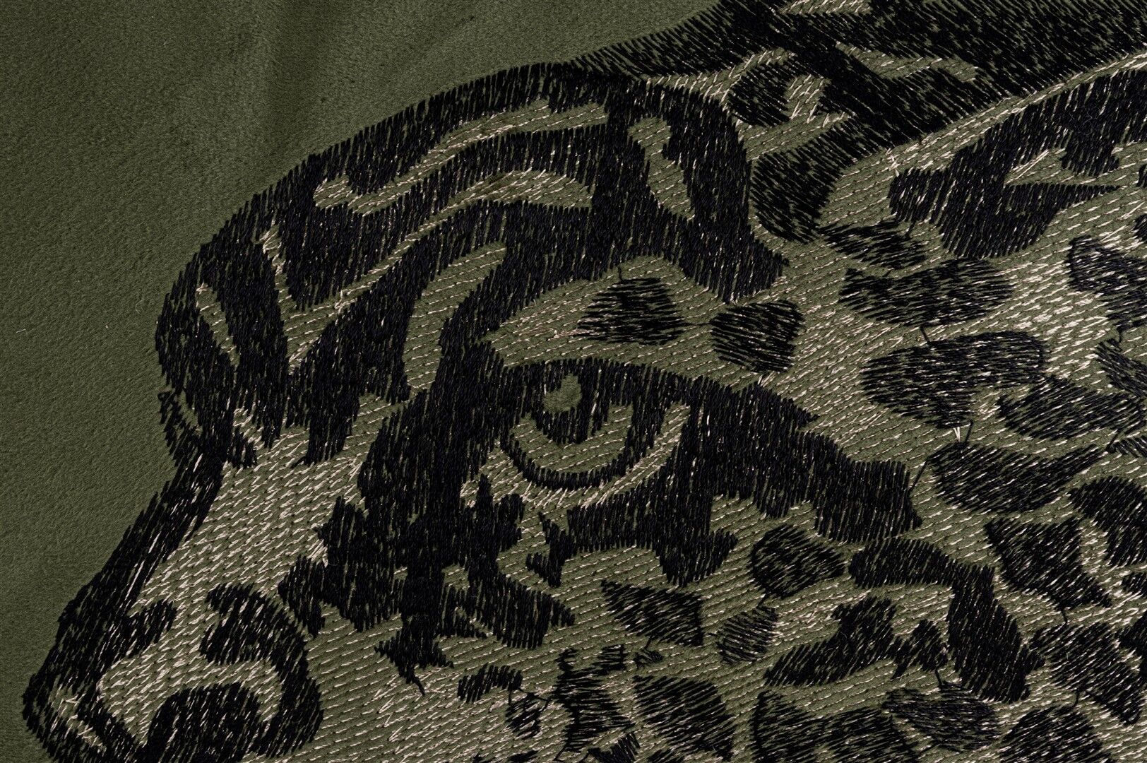 Leopar Nakışlı Haki Yastık 50x50